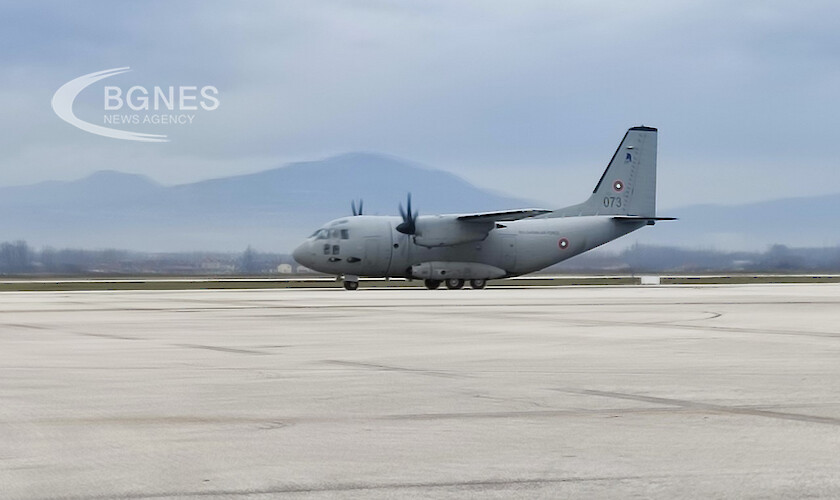 В Скопие кацнаха българските самолети с телата на загиналите на АМ Струма