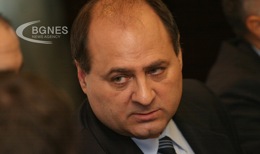 Евтим Костадинов: Потъпкан е Законът за досиетата, до дни ще обявим позиция на Комисията