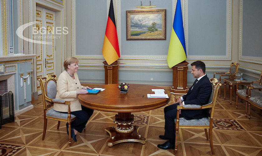 Меркел лично отказала на Зеленски доставка на оръжие за Украйна