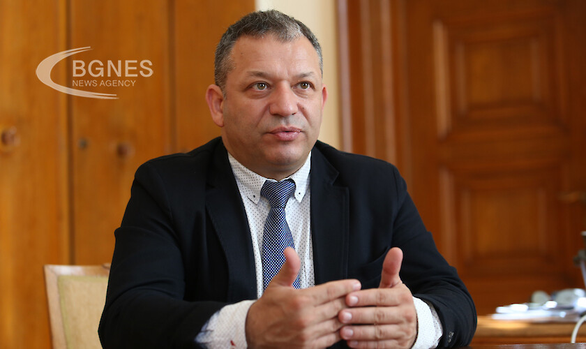 Димитър Гърдев: Премиерът Петков няма да направи никакъв завой по изискването ни РСМ да спазва европейските ценности