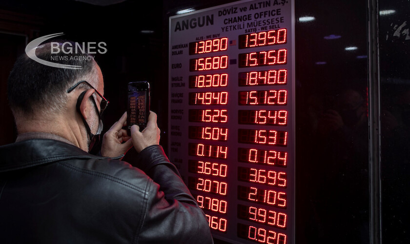 Турската лира с пореден рекорден спад