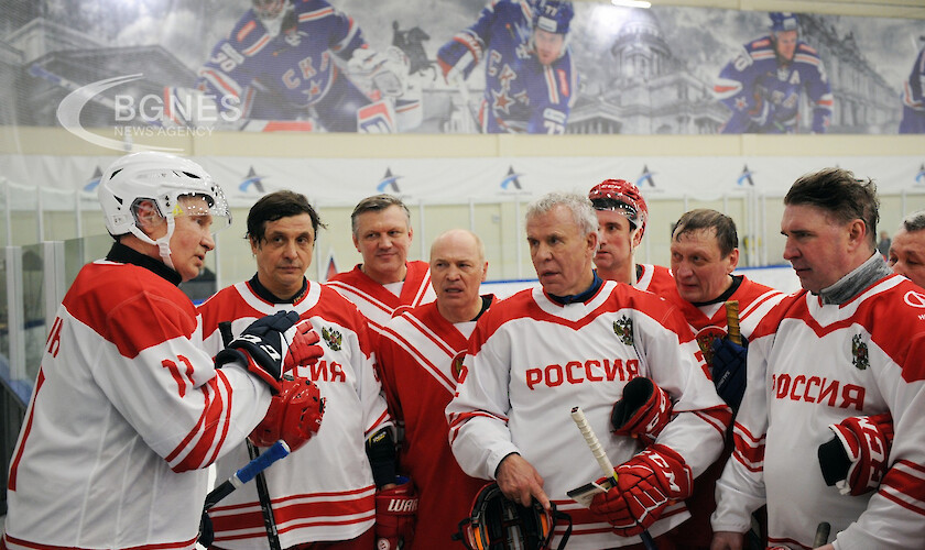 Путин и Лукашенко играха хокей в Санкт Петербург - СНИМКИ