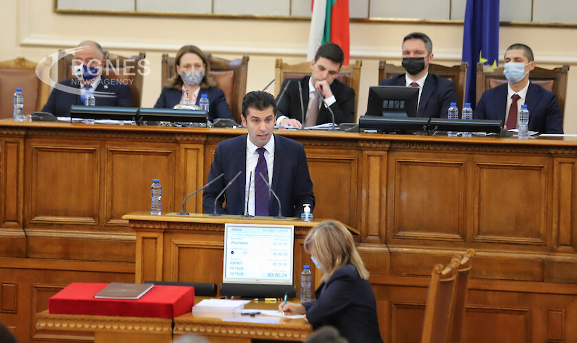Петков и вицепремиери на блиц контрол в парламента