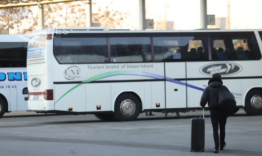Автобусните превозвачи искат среща със Събев