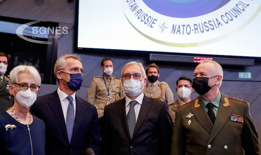 Economist: Опасната геополитическа игра на Путин все повече води към война