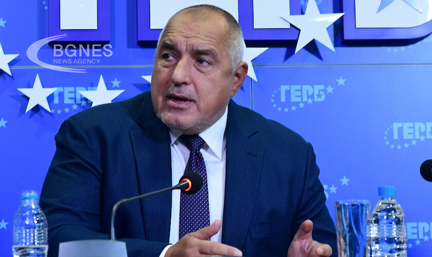 Вече повече от 3 часа българският президент министърът на отбраната