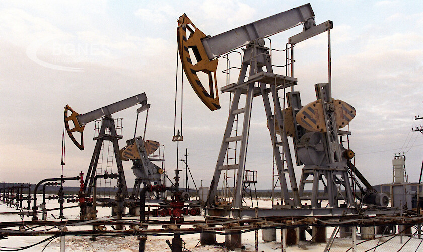 Цената на руския петрол Urals надхвърли 93 долара