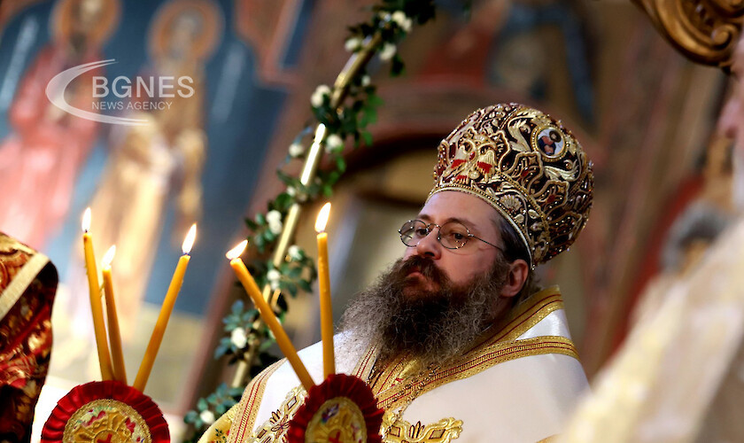 Църквата почита паметта на патриарх Фотий, отслужиха литургия в Св. Седмочисленици“