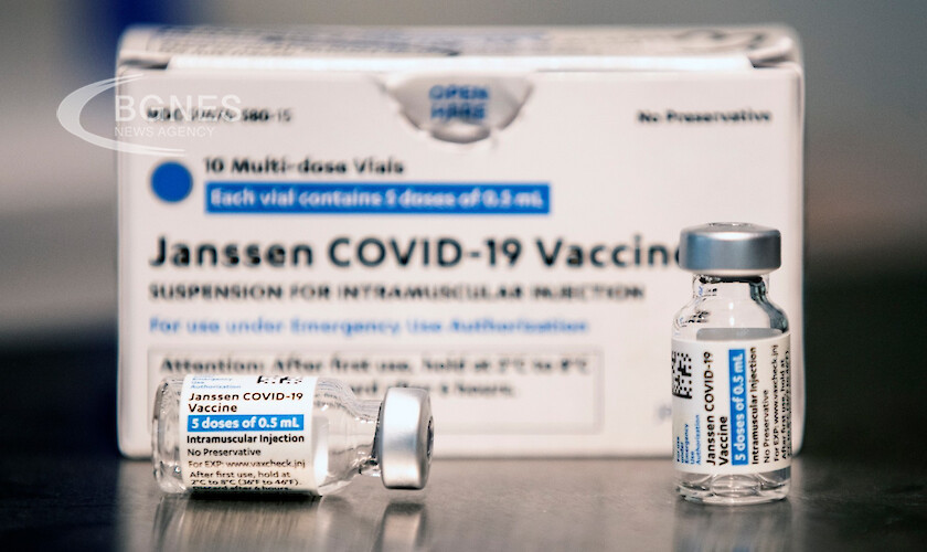 Johnson & Johnson спира временно производството на ваксината си за COVID-19