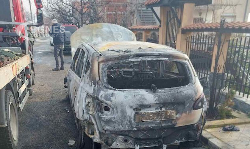 Запалиха два автомобила на бивш директор на ОД-МВР Кюстендил