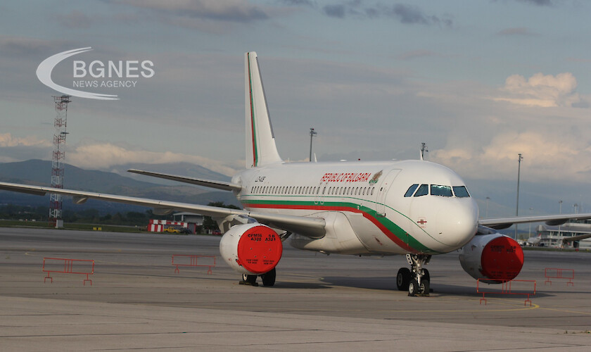 Евакуират българи от Молдова с правителствения самолет