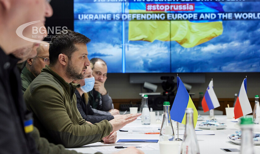 Войната в Украйна: Безпрецедентна международна подкрепа, риск от хуманитарна катастрофа