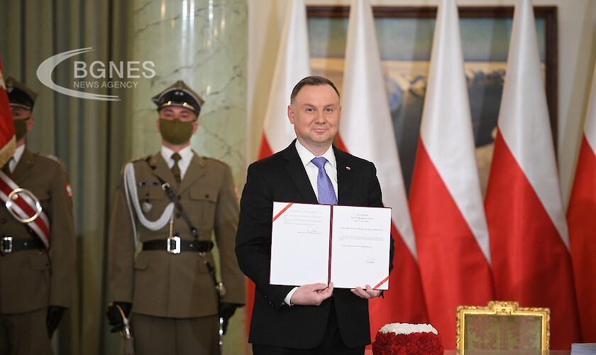 Полша има нов закон за защита на родината