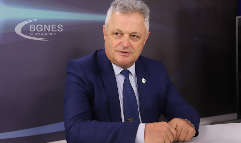 Вицеадмирал Манушев: Украйна няма кораби за поставянето на мини, няма място за паника