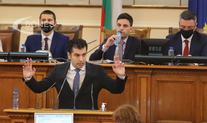 Петков и вицепремиерите на блиц-контрол в парламента