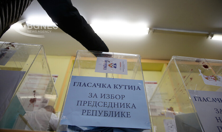 Сърбите гласуват в сянка на войната в Украйна