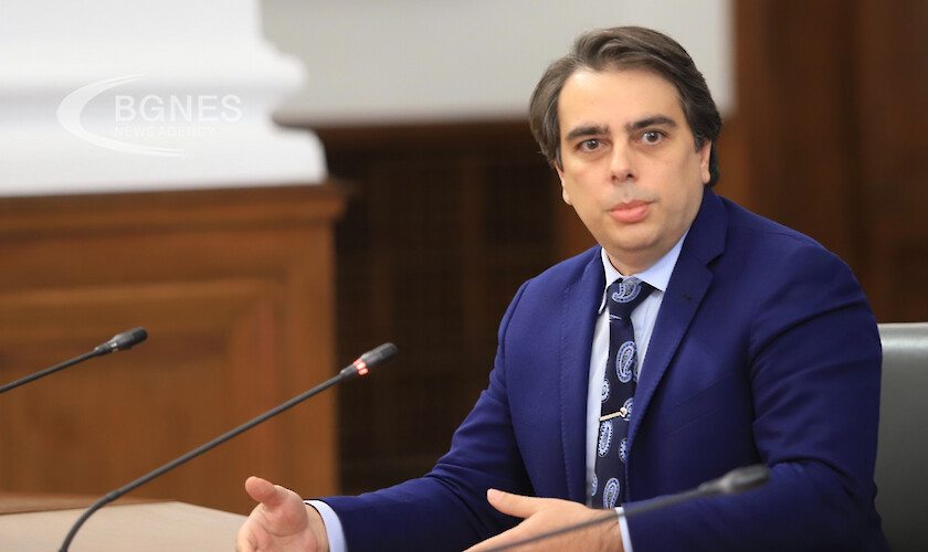 Василев: Високите цени на ресурсите будят тревога за изпълнението на програмите за 2021-2027