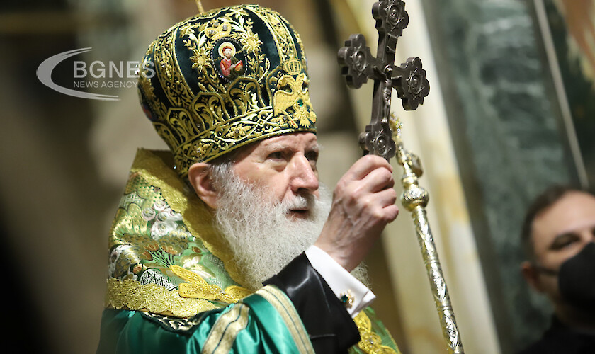 Патриарх Неофит призова за мир в Украйна