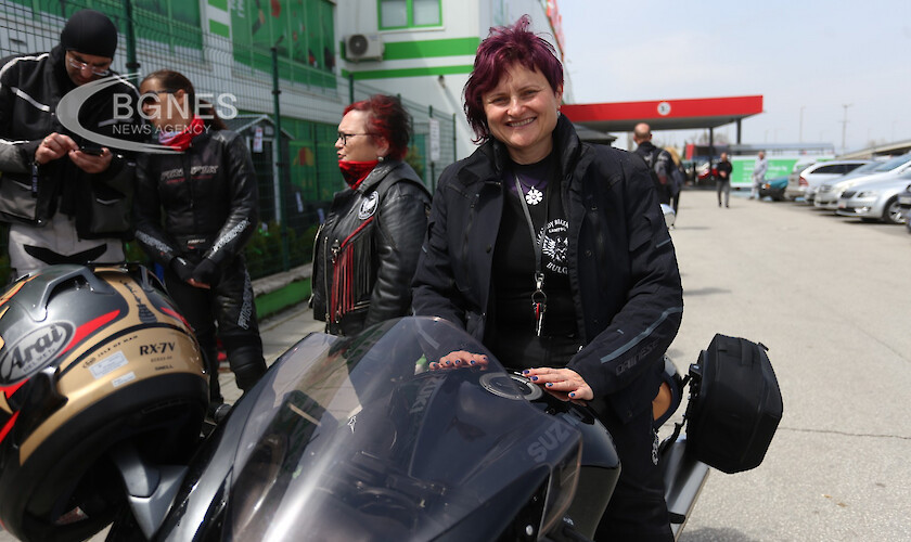 Жените мотористи: Отговорни в живота и на пътя