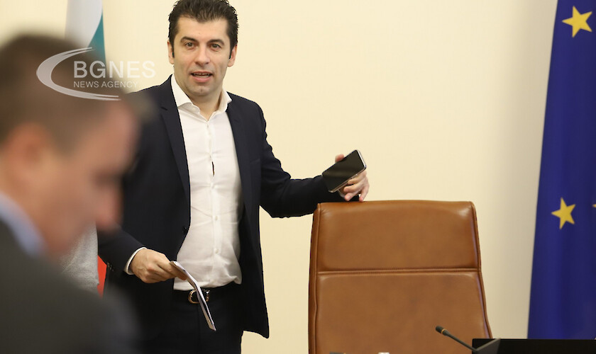 Кирил Петков води БСП и ДБ в Киев, за да изградят обща позиция