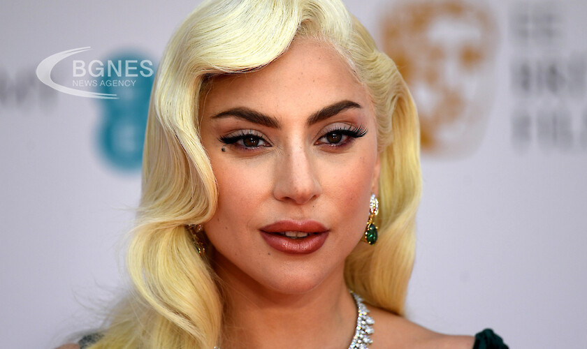 Без грим Лейди Гага зарадва феновете си