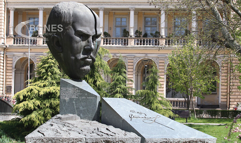 Паметникът на Стефан Стамболов – спомен за големия български държавник