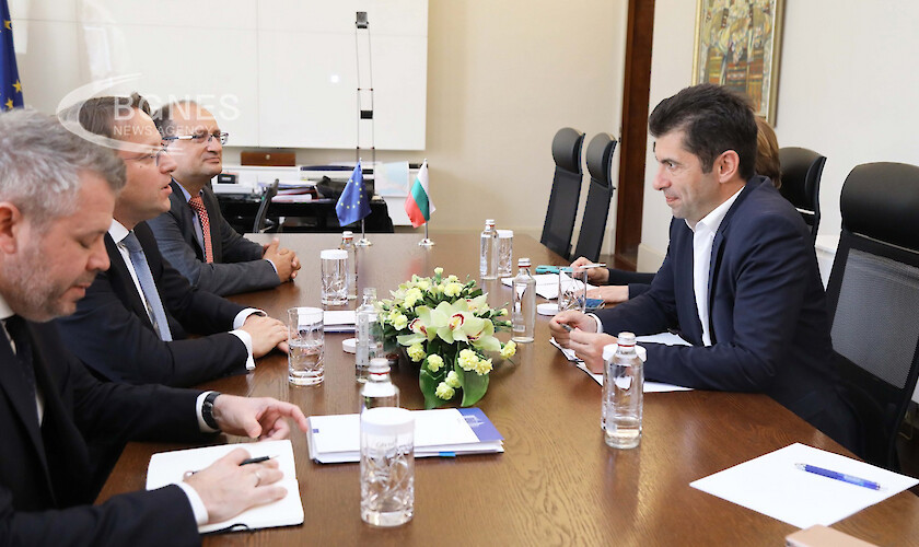 Министър председателят Кирил Петков проведе среща с европейския комисар по