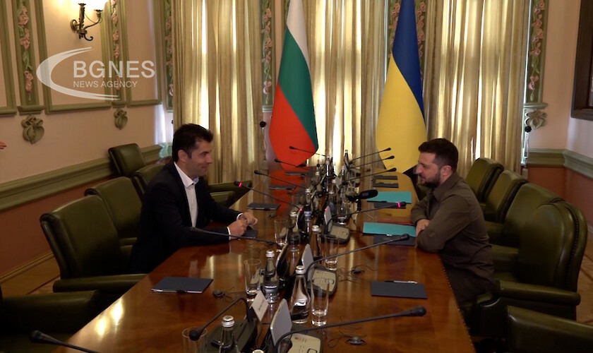 Зеленски: Ще ви снабдяваме с евтин ток; Петков: Ще ремонтираме украинска военна техника