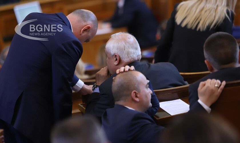 Депутатите дебатират за Украйна - военно-техническа помощ или ремонт
