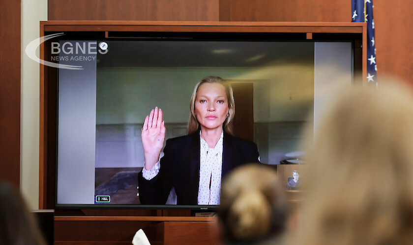 Кейт Мос свидетелства в съда в подкрепа на Джони Деп