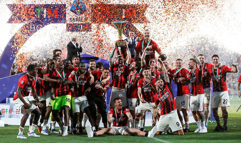 Милан съобщи в сряда че настоящите собственици на клуба –
