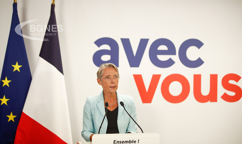 Президентът на Франция Еманюел Макрон потвърди доверието си в министър председателя