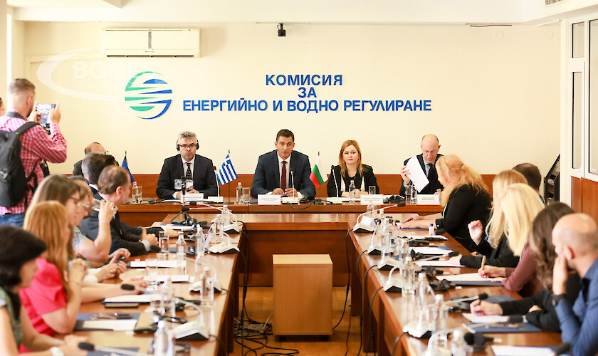 Решението бе връчено от националните енергийни регулатори на България и