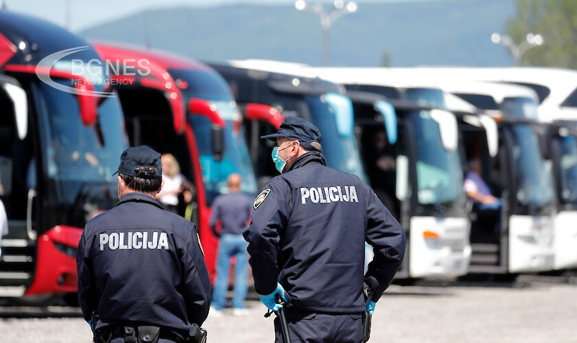 Най малко 11 души загинаха при жестока автобусна катастрофа в Хърватия