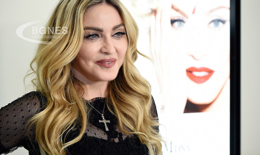 Мадона участва в провокативна фотосесия за списание Paper и даде