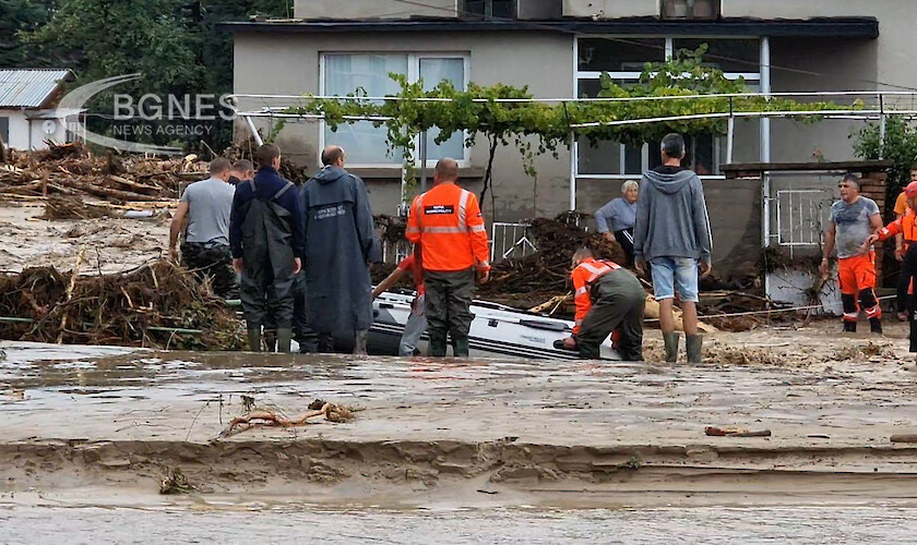 До момента 39 души от карловското село Каравелово са евакуирани