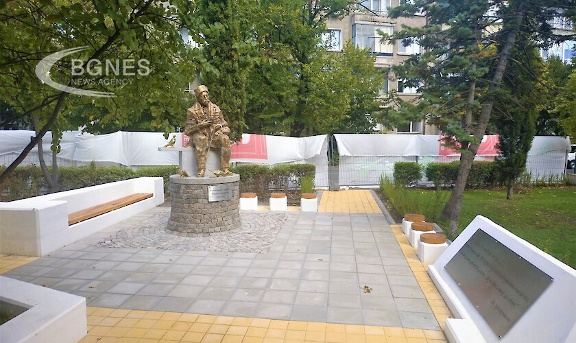 В Бургас бе открит паметника на Александър Георгиев – Коджакафалията