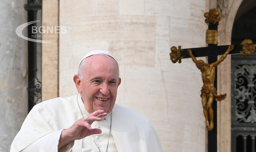 Еманюел Макрон ще се срещне с папа Франциск на 24