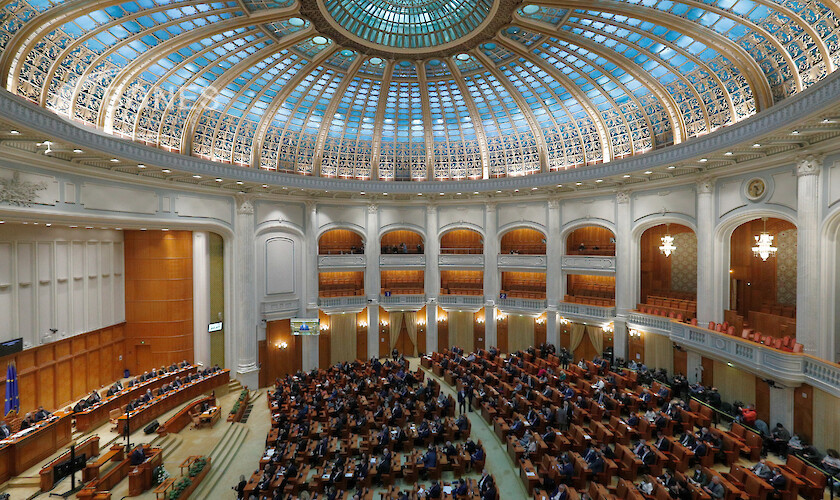 Долната камара на румънския парламент прие два законопроекта с които