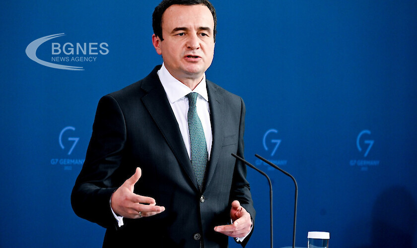 Премиерът на Косово Албин Курти каза, че решението за пререгистрацията