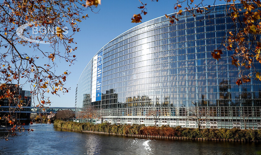 Бернд Ланге председател на търговската комисия в Европейския парламент смята