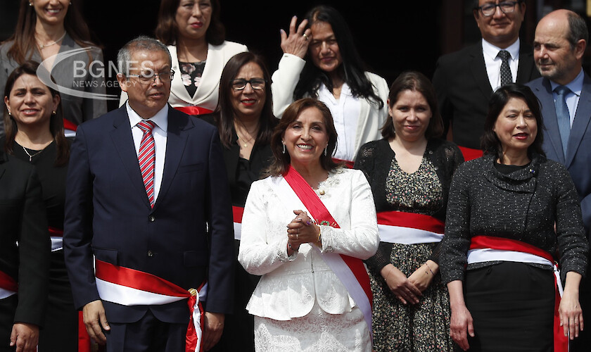 Новият президент на Перу Дина Болуарте представи новия си кабинет