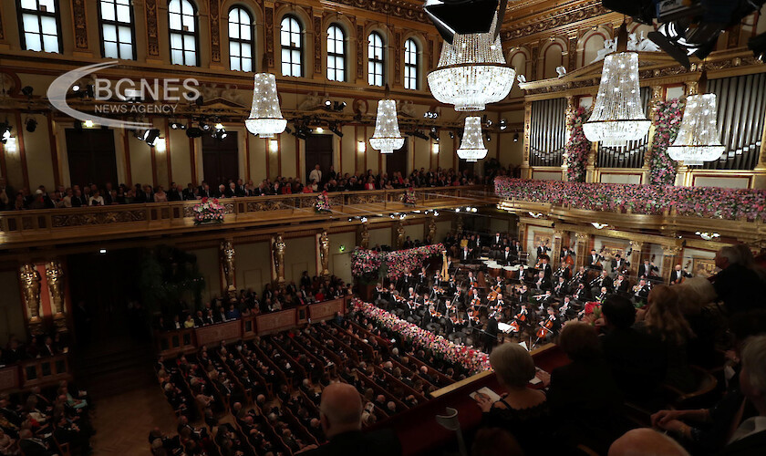Австрийският диригент Франц Велзер Мьост ще застане днес за трети път