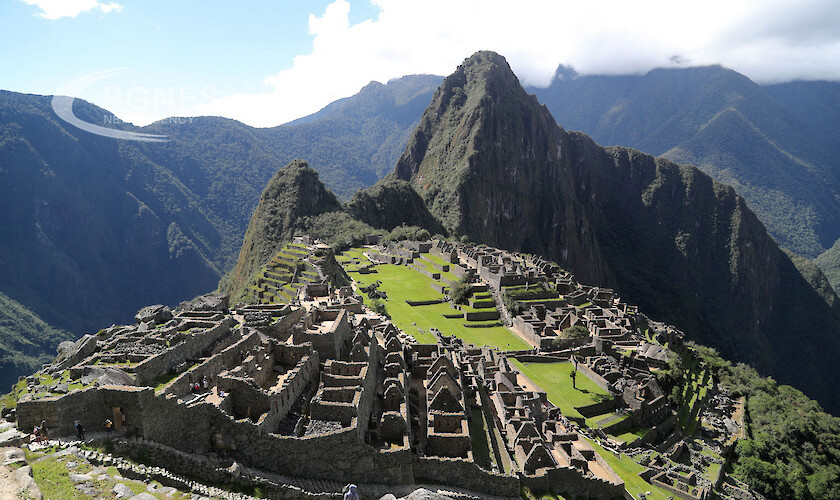 Перу затвори прочутия си туристически обект Мачу Пикчу на фона