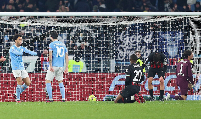 Лацио разби с 4:0 шампиона Милан на Олимпико, въпреки че