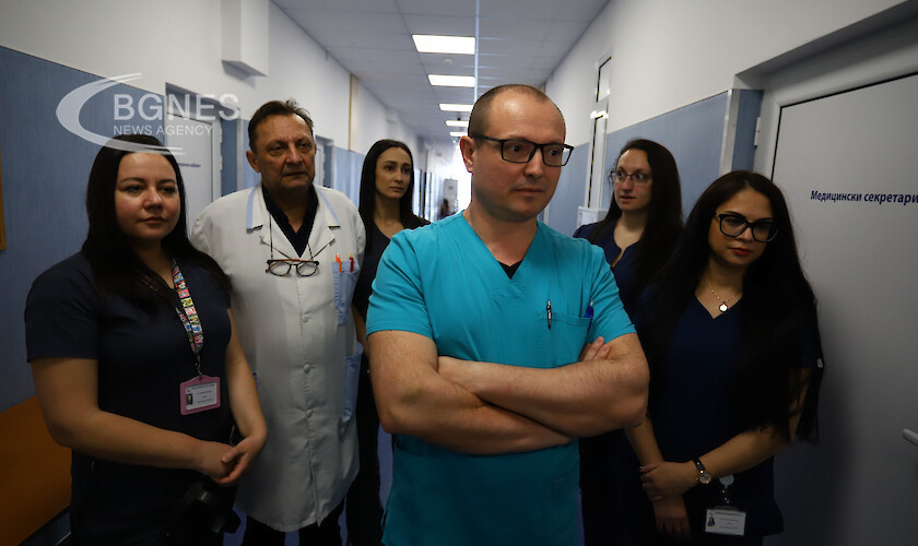 Екипът на д-р Станислав Йорданов от болница Св. Анна“ извърши
