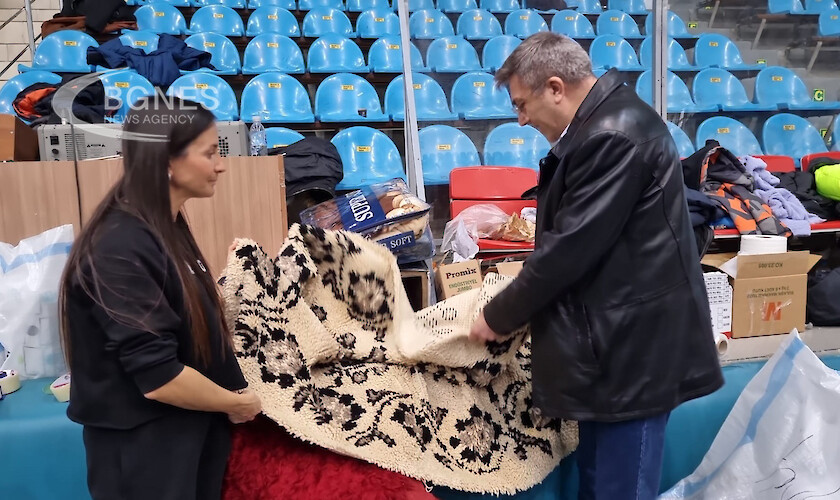 Лидерът на ДПС Мустафа Карадайъ лично занесе в Турция дарения