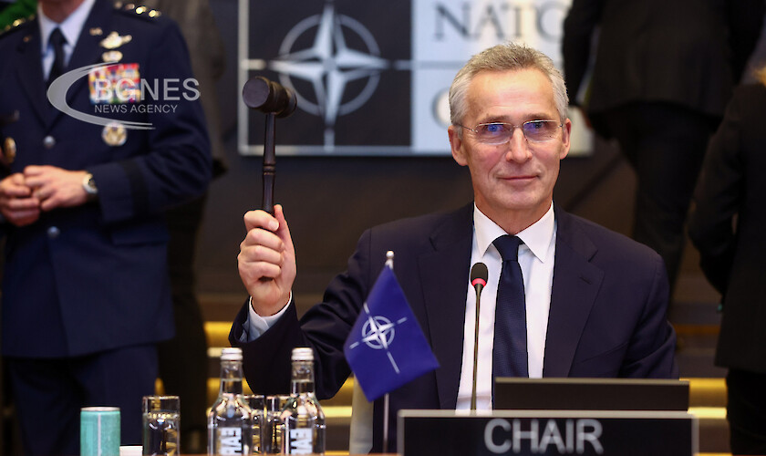 Членовете на НАТО подновиха в сряда дебатите по трудния въпрос