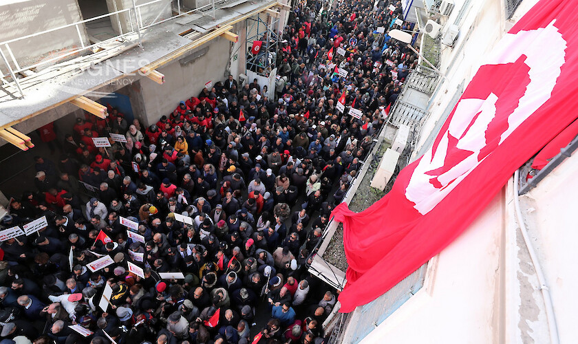 Хиляди демонстрираха в Тунис срещу влошаването на икономическите условия в