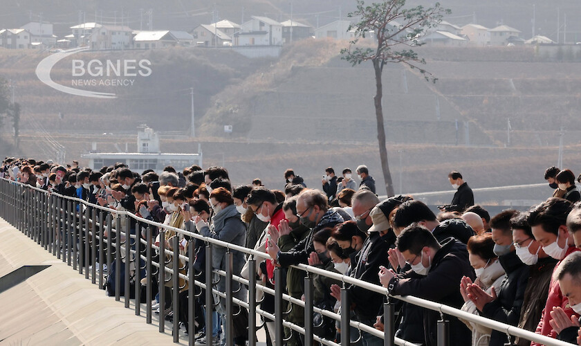 Японци отправиха молитви със сълзи в годишнината от смъртоносното цунами